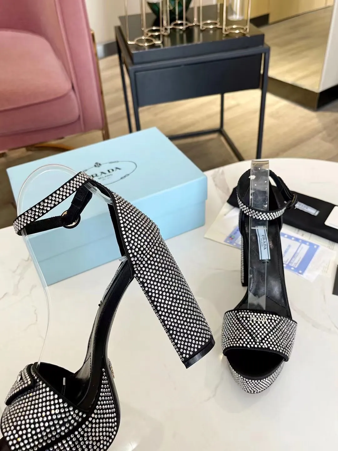 👟👟Ex-factory price 600👟👟 (imitation leather bottom-20) 👉New arrival👈Remove the original board and make a 1:1 replica‼ ️The highest version ✅ Prada's early spring catwalk hot style 😘The latest spring model Thick heel water platform rhinestone series (genuine leather outsole) (simulated leather sole) A must-have for goddesses The upper and the feet are super beautiful 👉The upper is made of imported open-edge beaded cowhide, soft and textured, lining + foot pads, imported sheepskin, breathable and comfortable, private model water platform, heel platform 3.5M, heel height 11.5M Code number 35M-39M (34 40 414243 (custom-made, non-refundable and non-exchangeable)